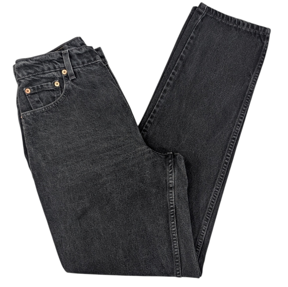 Vintage Levi's black 550 Relaxed Tapered Leg 90s Mom Jeans. 10 Regular L